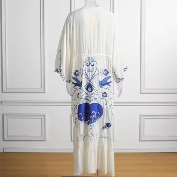 Elegant Floral Maxi Dress - Blue And White - Picture 9 of 16